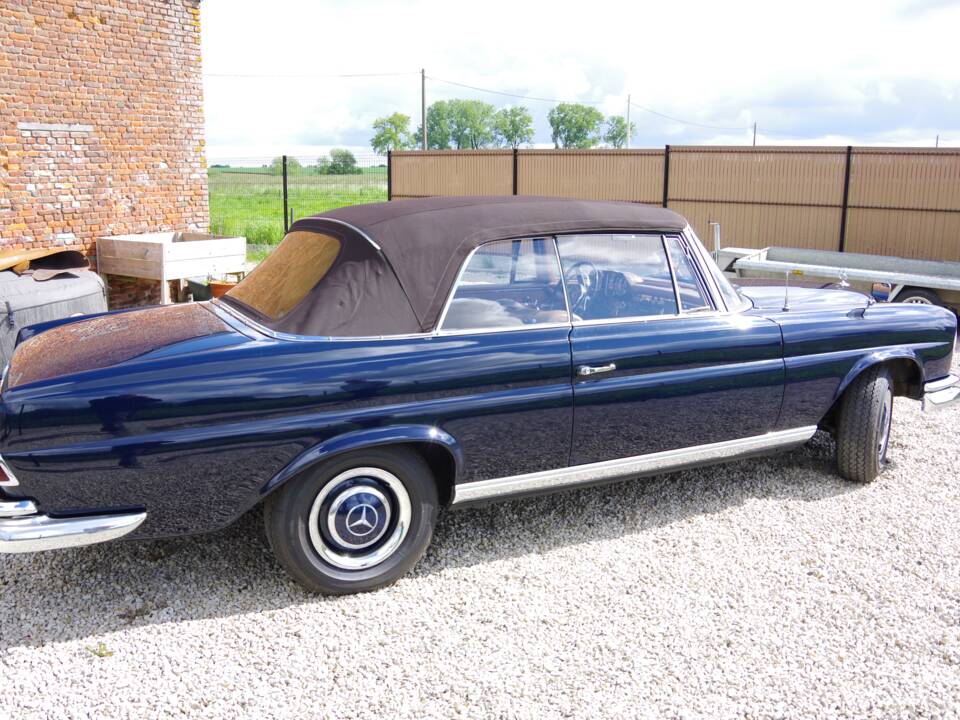 Afbeelding 9/32 van Mercedes-Benz 250 SE (1967)