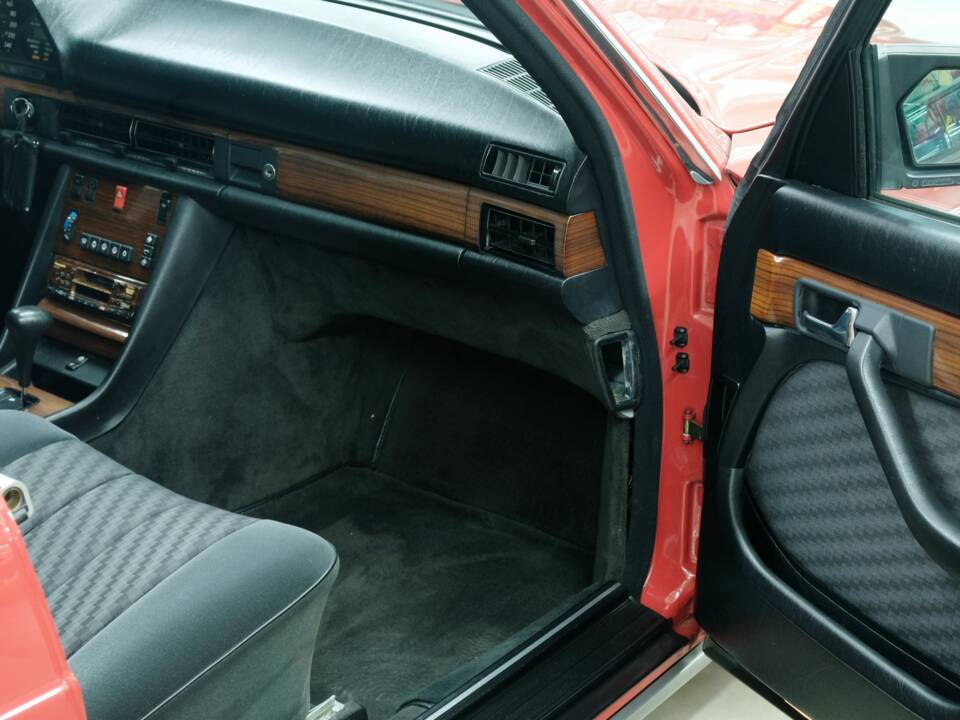 Bild 24/50 von Mercedes-Benz 500 SE (1987)