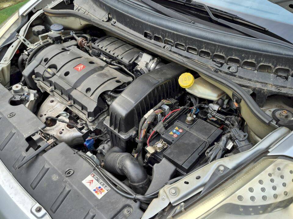Image 43/54 of Citroën C3 1.6 16V (2004)