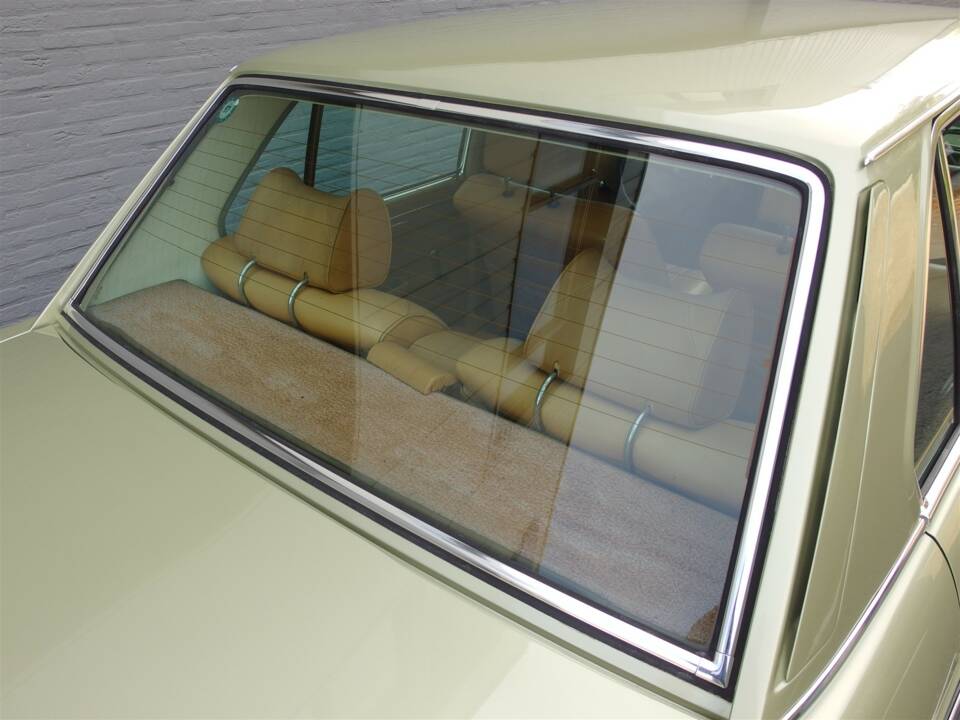 Image 42/95 de BMW 2500 (1977)