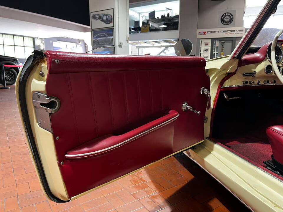 Image 51/58 of Mercedes-Benz 190 SL (1955)