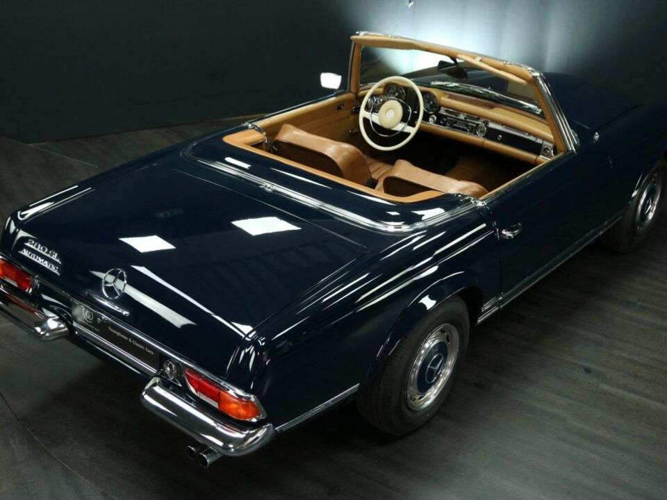 Image 6/30 of Mercedes-Benz 280 SL (1968)