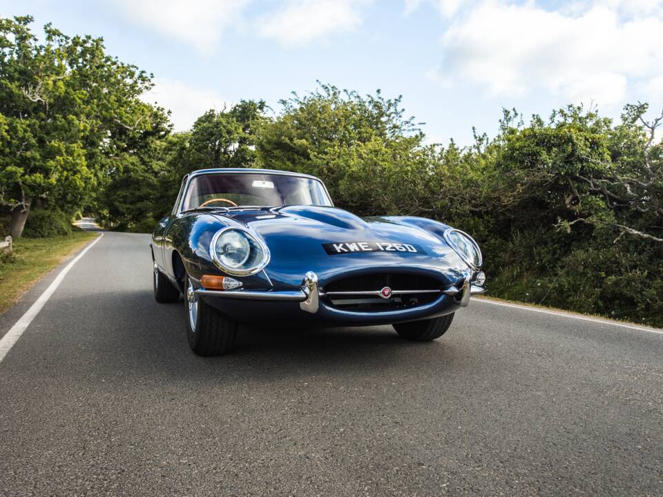 Image 11/50 de Jaguar E-Type 4.2 (1966)
