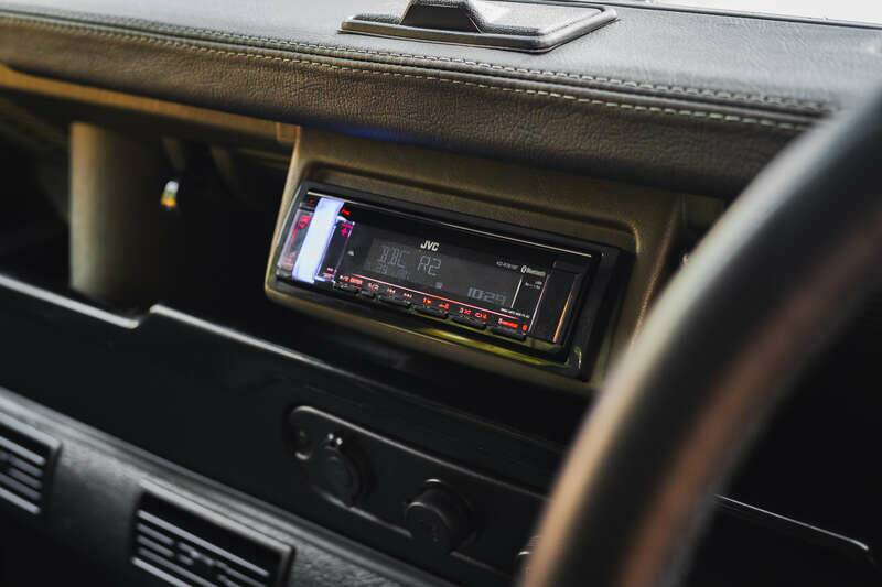 Image 29/41 of Land Rover Defender 90 "50th Anniversary" (1999)