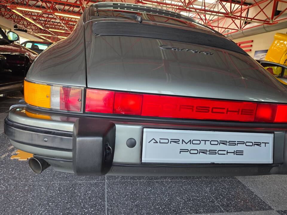 Bild 5/27 von Porsche 911 Carrera 3.2 (1987)