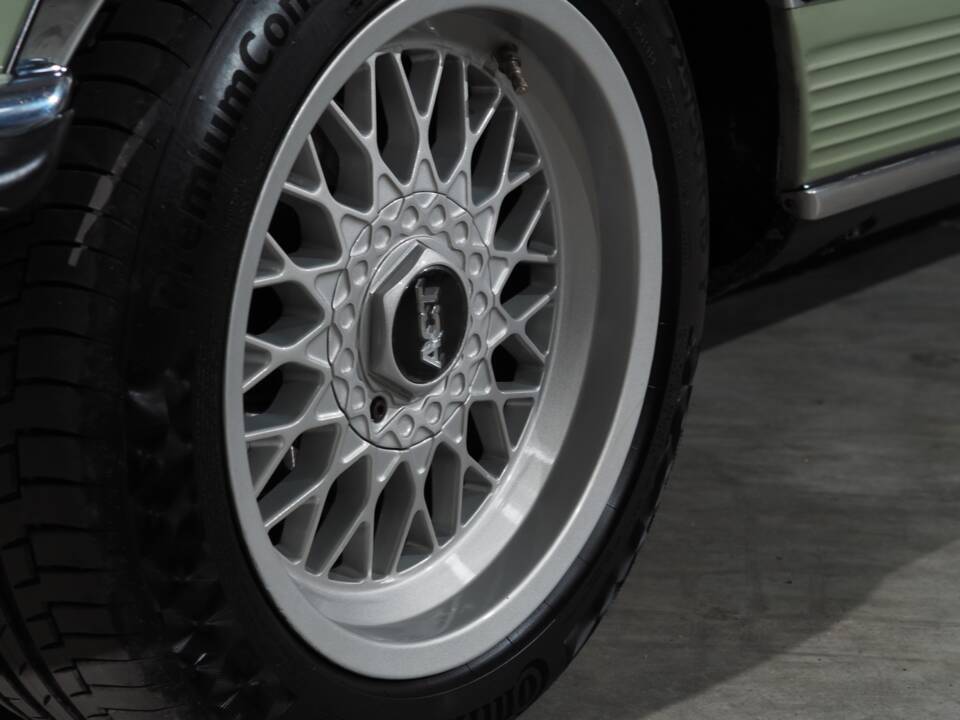 Image 6/66 of Mercedes-Benz 450 SLC (1977)