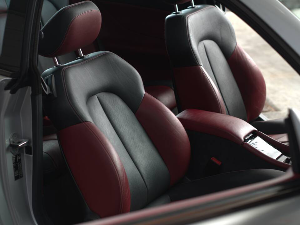 Image 20/28 of Mercedes-Benz CLK 200 Kompressor (2001)