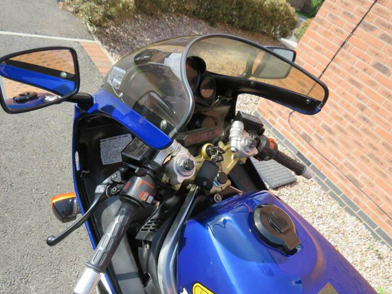 Bild 10/43 von Honda VF 1000RG (1988)