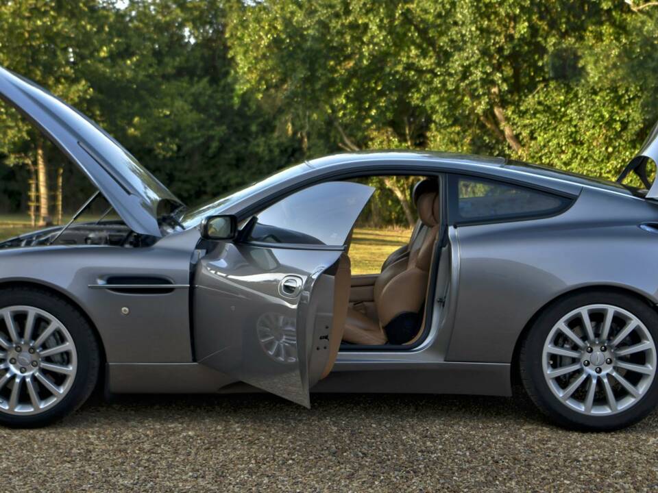 Bild 22/50 von Aston Martin V12 Vanquish (2001)