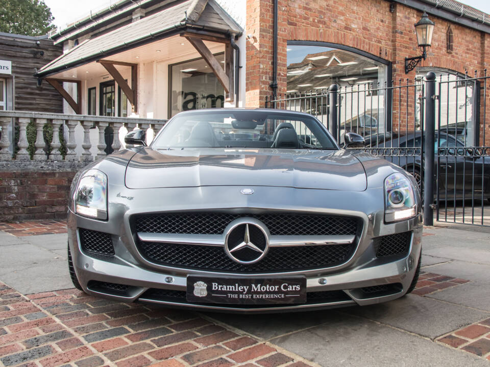 Afbeelding 5/26 van Mercedes-Benz SLS AMG Roadster (2013)