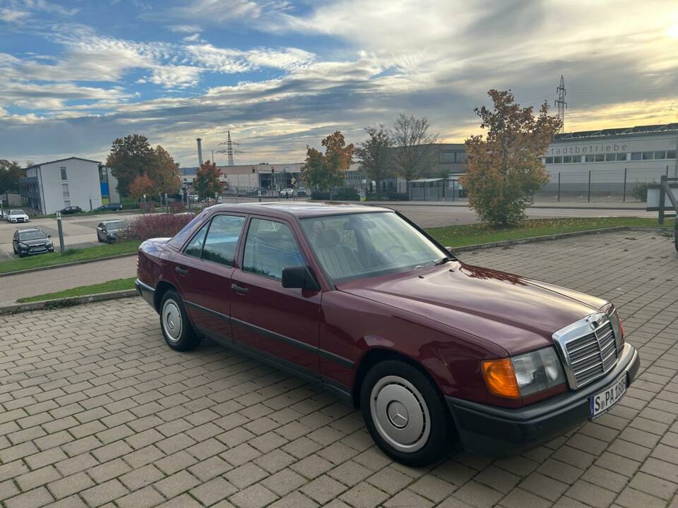 Image 6/10 de Mercedes-Benz 200 D (1989)