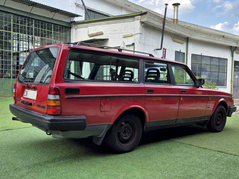 Bild 8/48 von Volvo 245 Super Polar (1992)