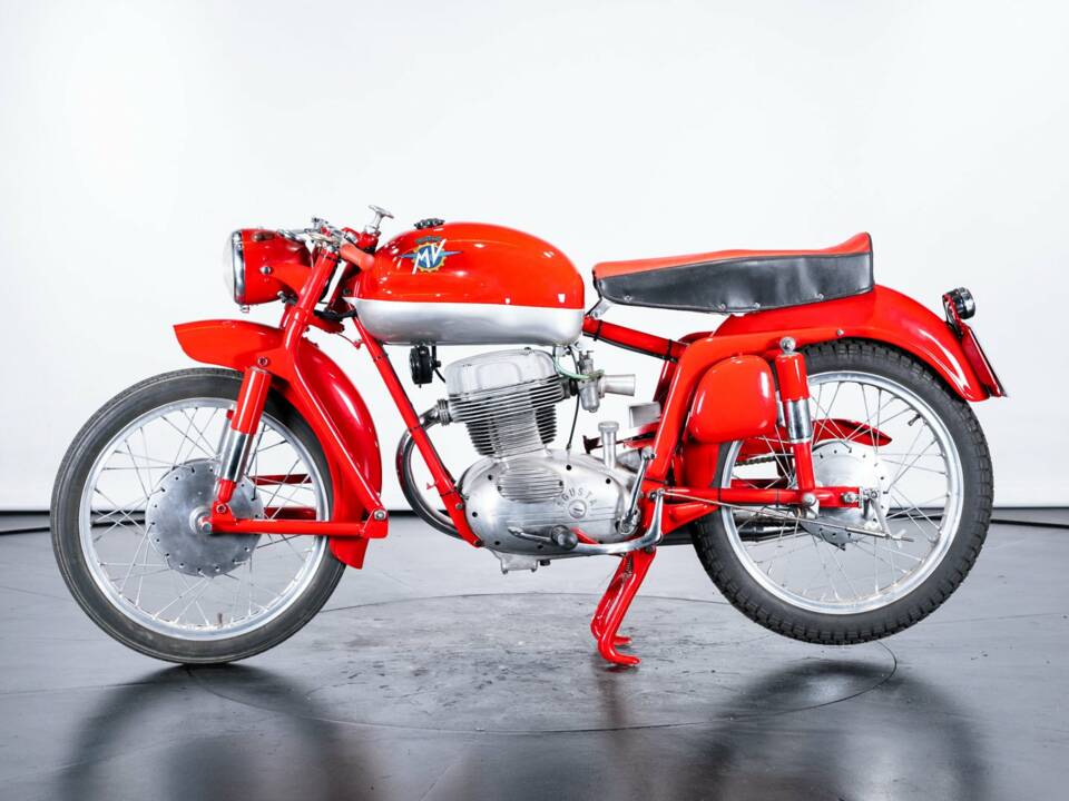 Image 1/47 of MV Agusta DUMMY (1957)