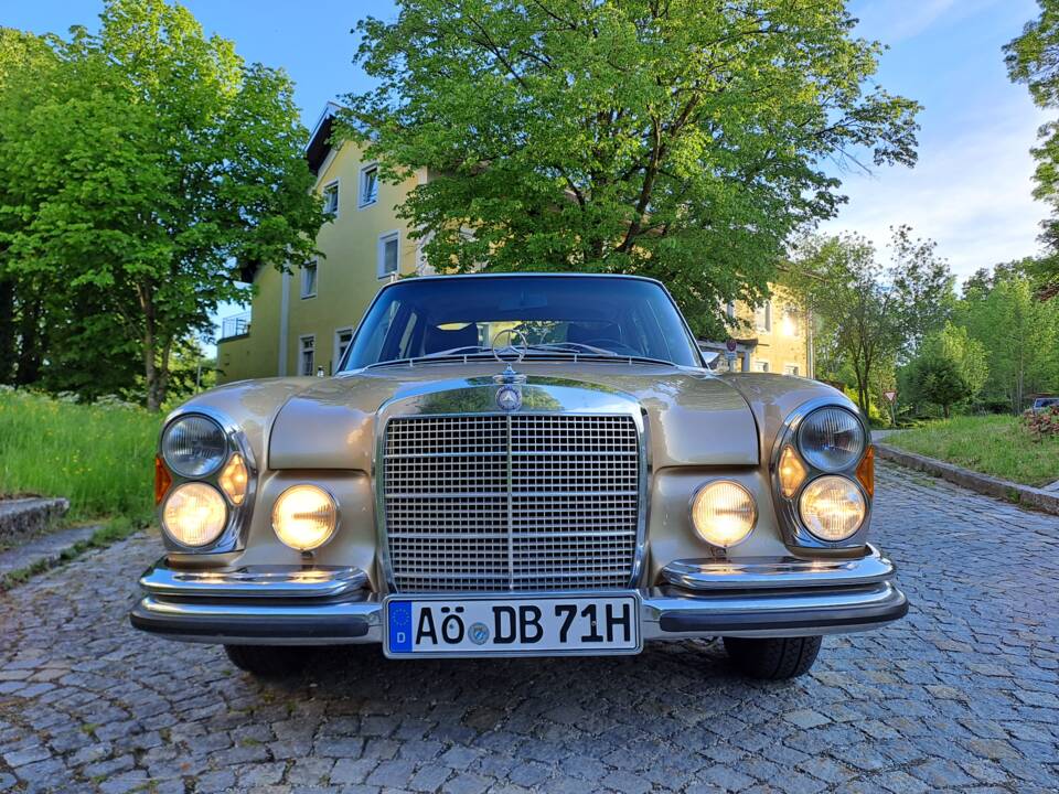 Image 50/73 of Mercedes-Benz 280 SE (1971)