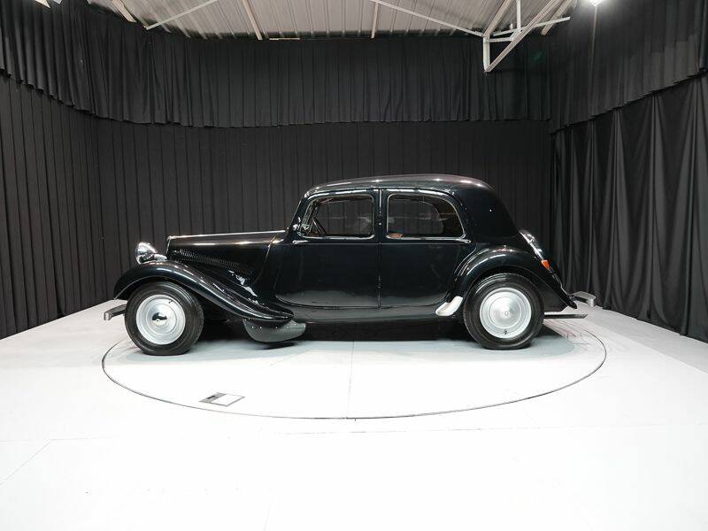Bild 8/15 von Citroën Traction Avant 11 BL (1947)