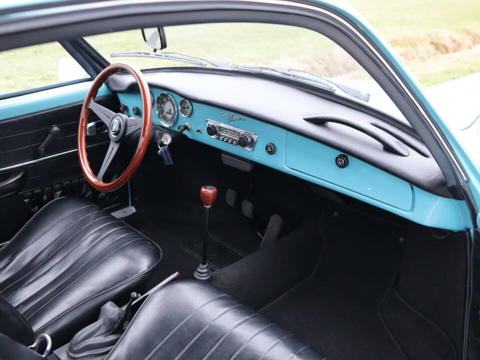 Image 35/50 of Volkswagen Karmann Ghia 1600 (1970)