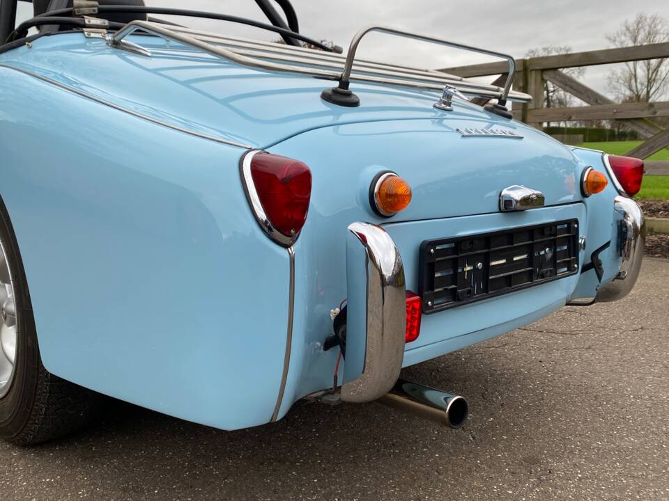 Image 27/37 of Triumph TR 3A (1958)