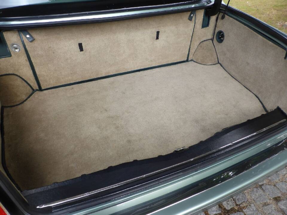 Image 22/27 of Bentley Continental R (1993)