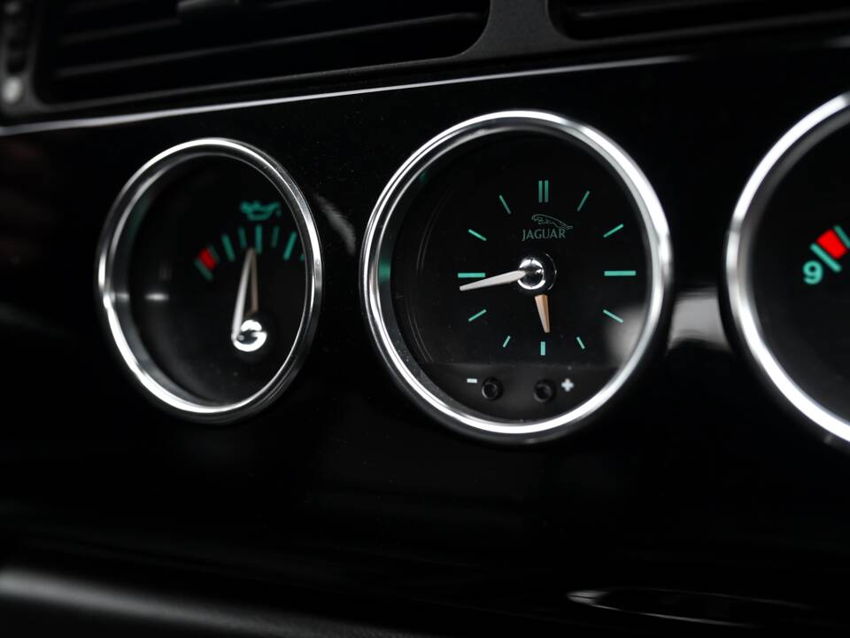 Image 20/26 de Jaguar XKR (2004)