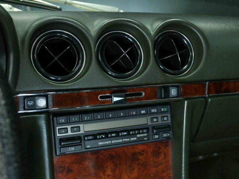 Imagen 16/50 de Mercedes-Benz 380 SL (1984)