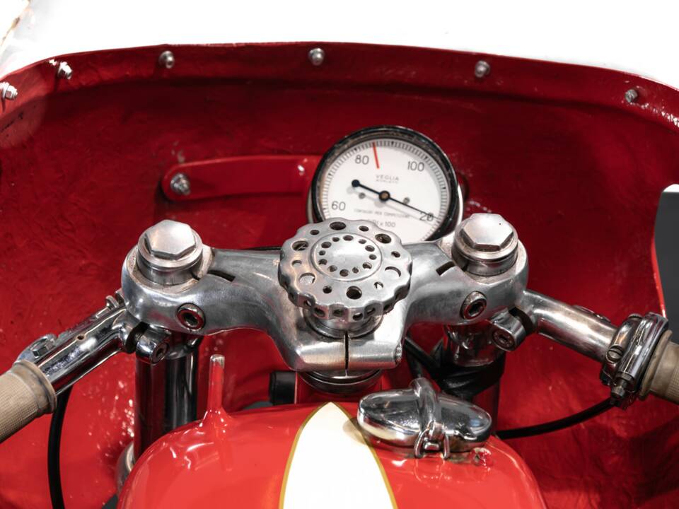 Immagine 19/32 di Aermacchi Harley-Davidson Ala d'oro 250 (1963)