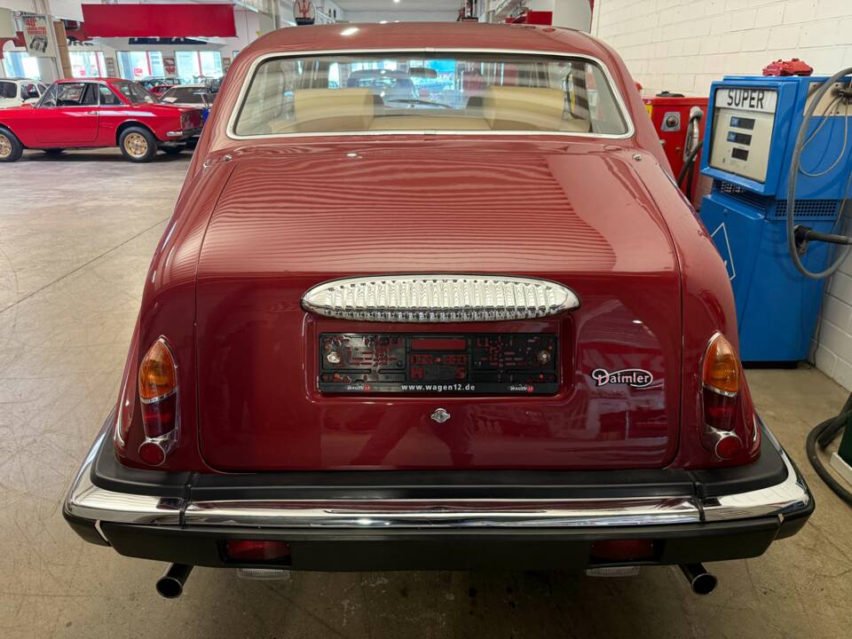 Image 15/16 of Daimler DS 420 (1988)