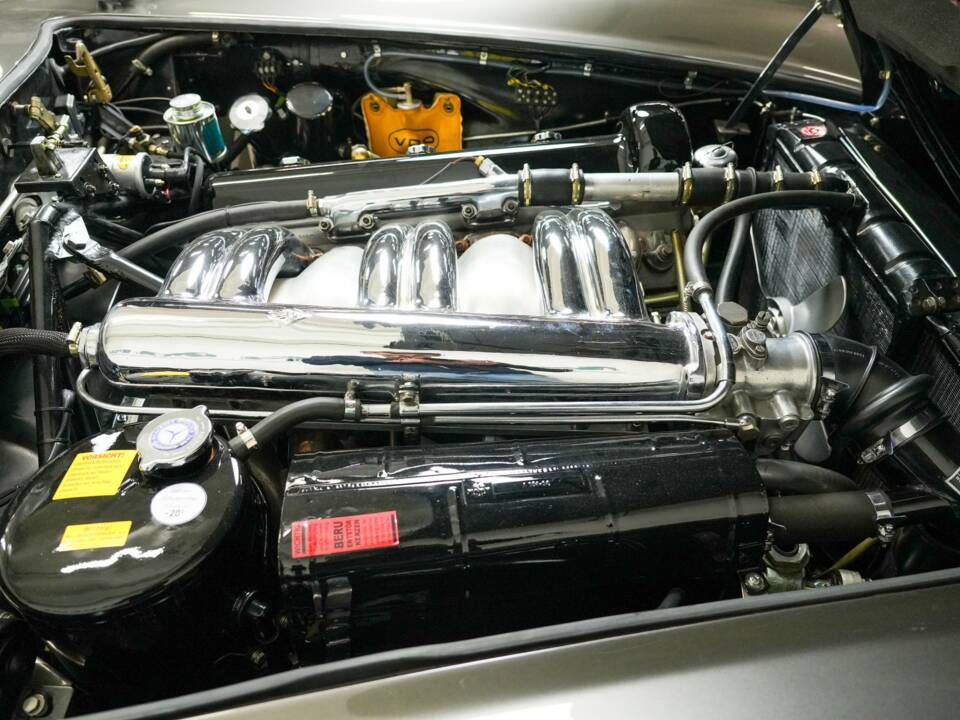 Immagine 30/48 di Mercedes-Benz 300 SL Roadster (1959)