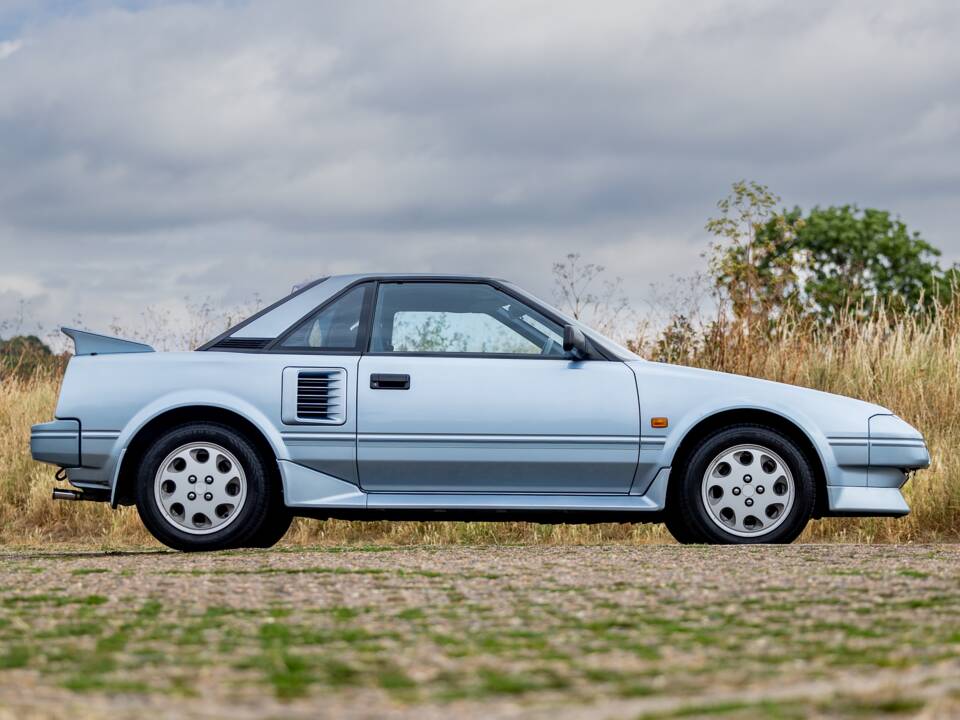Image 2/49 of Toyota MR2 (1989)