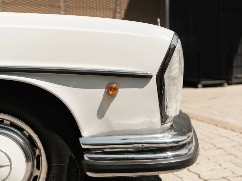 Image 8/34 of Mercedes-Benz 300 SEL 3.5 (1971)