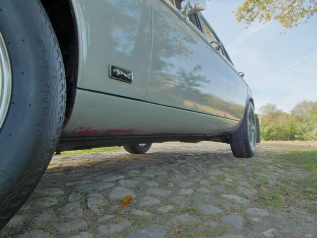 Image 45/60 of Jaguar XJ 6 4.2 (1972)