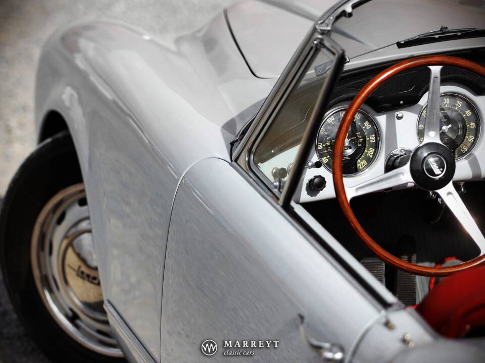 Image 47/70 of Lancia Aurelia B24 Convertible (1957)