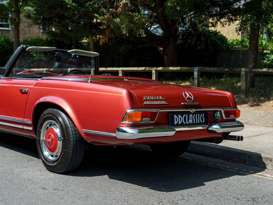 Image 19/33 of Mercedes-Benz 280 SL (1970)