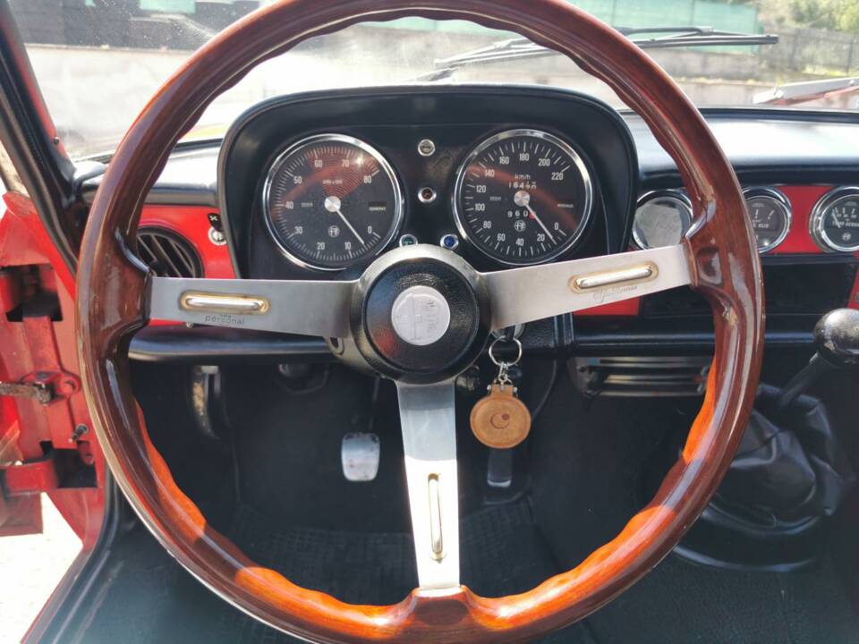 Image 5/33 of Alfa Romeo Spider 1300 (1976)