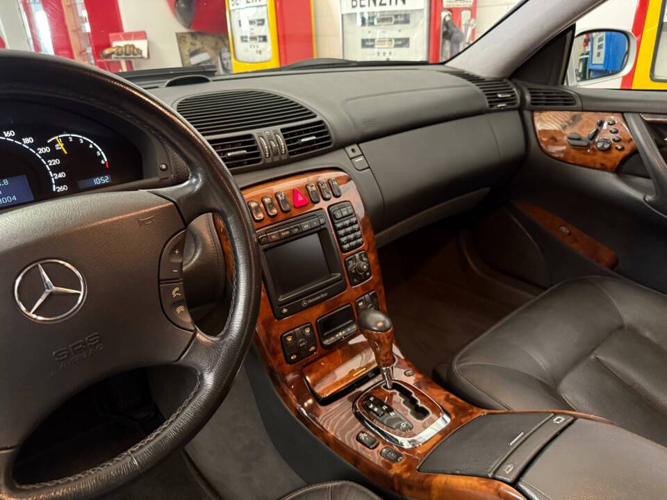 Bild 9/20 von Mercedes-Benz CL 500 (2002)