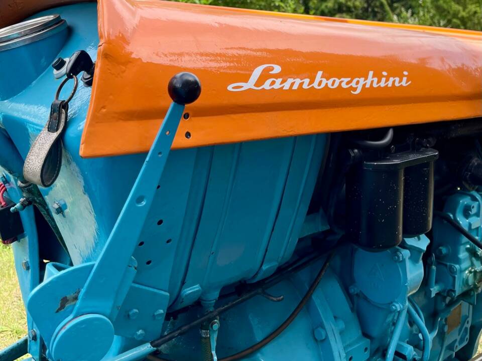 Image 14/52 of Lamborghini 2R (1965)