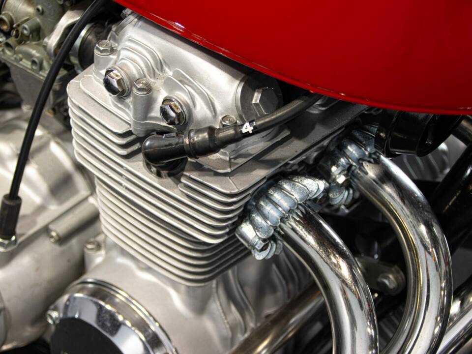 Imagen 41/50 de Honda CB 400 Four (1975)