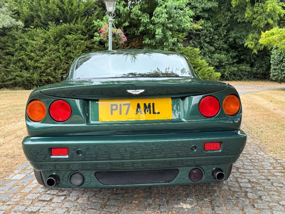 Image 16/30 of Aston Martin V8 Coupé (1996)