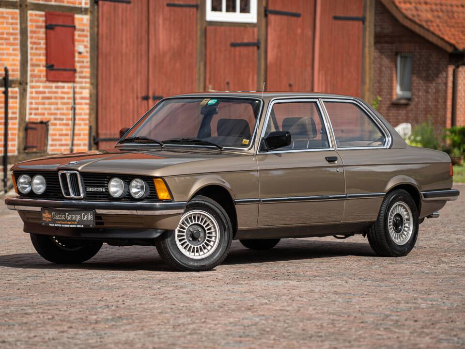 Image 1/76 of BMW 323i (1982)