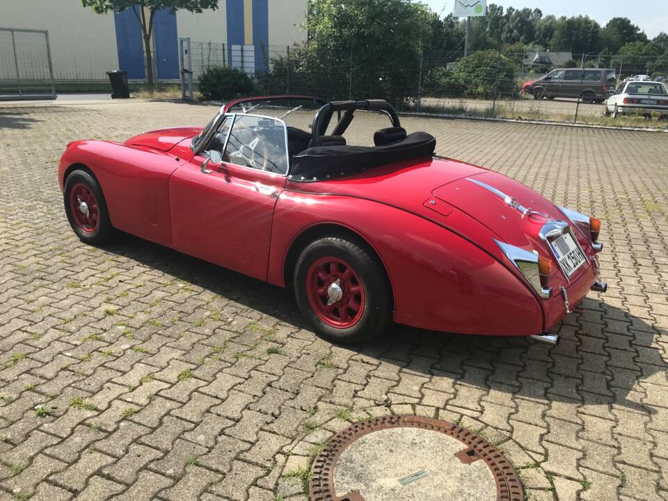 Image 6/16 of Jaguar XK 150 3.4 S OTS (1959)