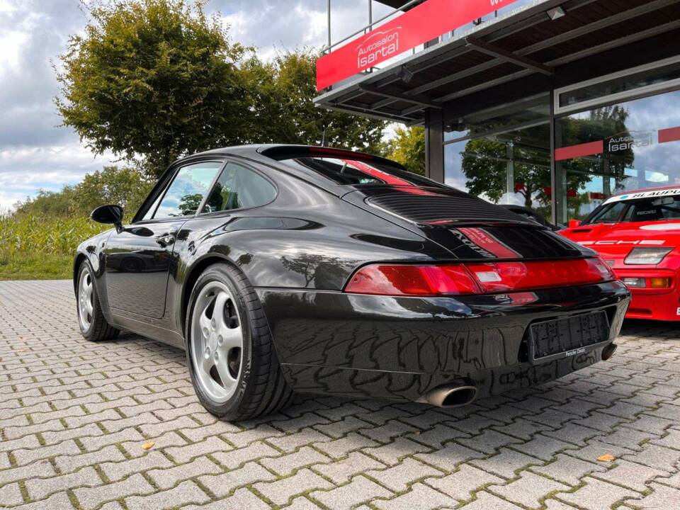 Image 6/19 of Porsche 911 Carrera 4 (1997)