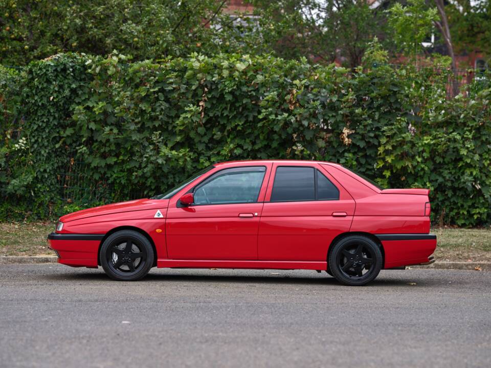 Imagen 13/50 de Alfa Romeo 155 2.5 TD (1998)