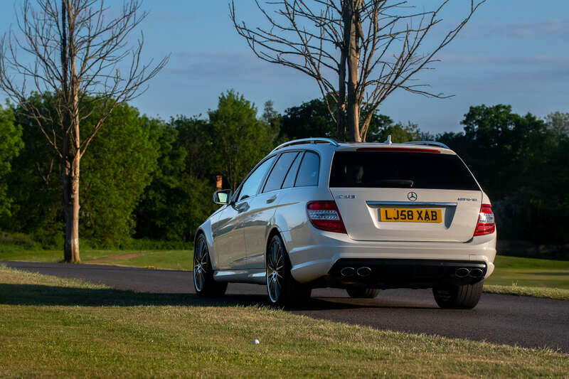 Immagine 21/50 di Mercedes-Benz C 63 AMG T (2009)