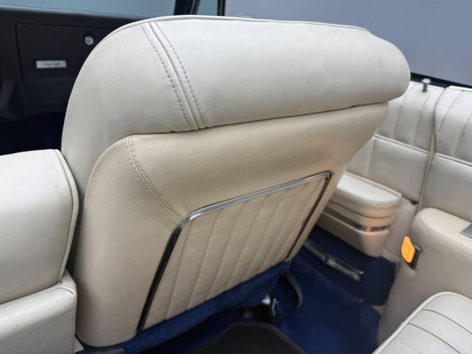 Image 18/23 of Oldsmobile Ninety-Eight (1968)