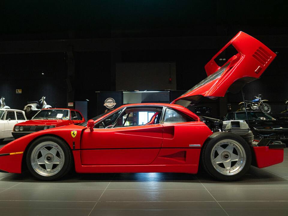 Bild 44/50 von Ferrari F 40 (1991)