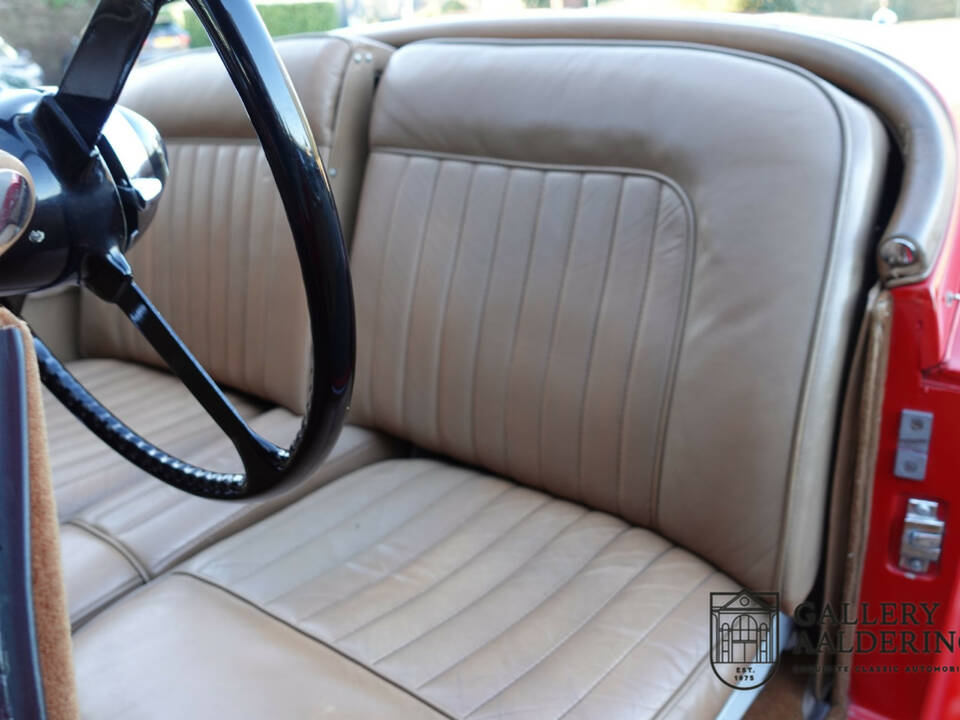 Image 27/50 of Jaguar XK 120 OTS (1954)
