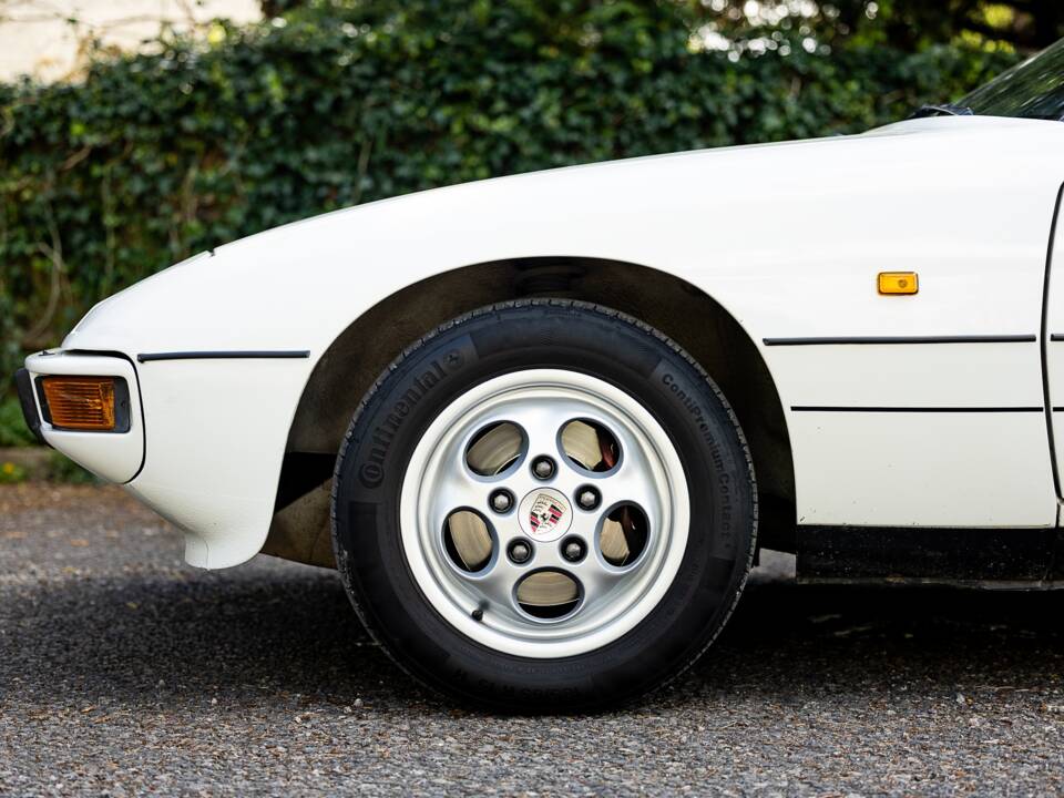 Image 19/50 de Porsche 924 S (1986)