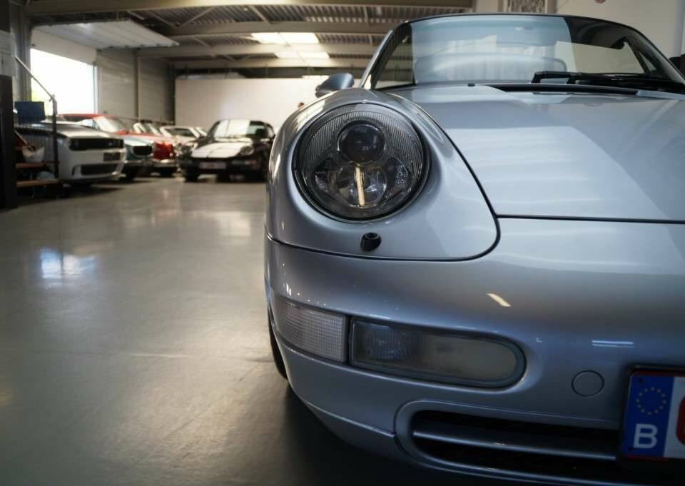 Image 29/50 of Porsche 911 Carrera (1994)