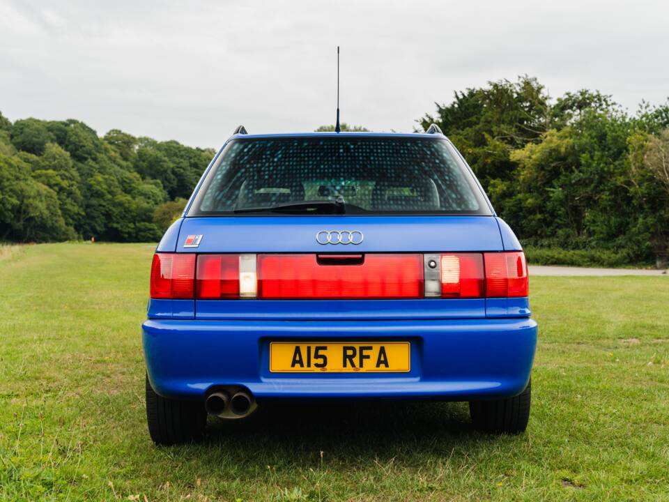 Image 16/45 of Audi RS2 Avant (1994)