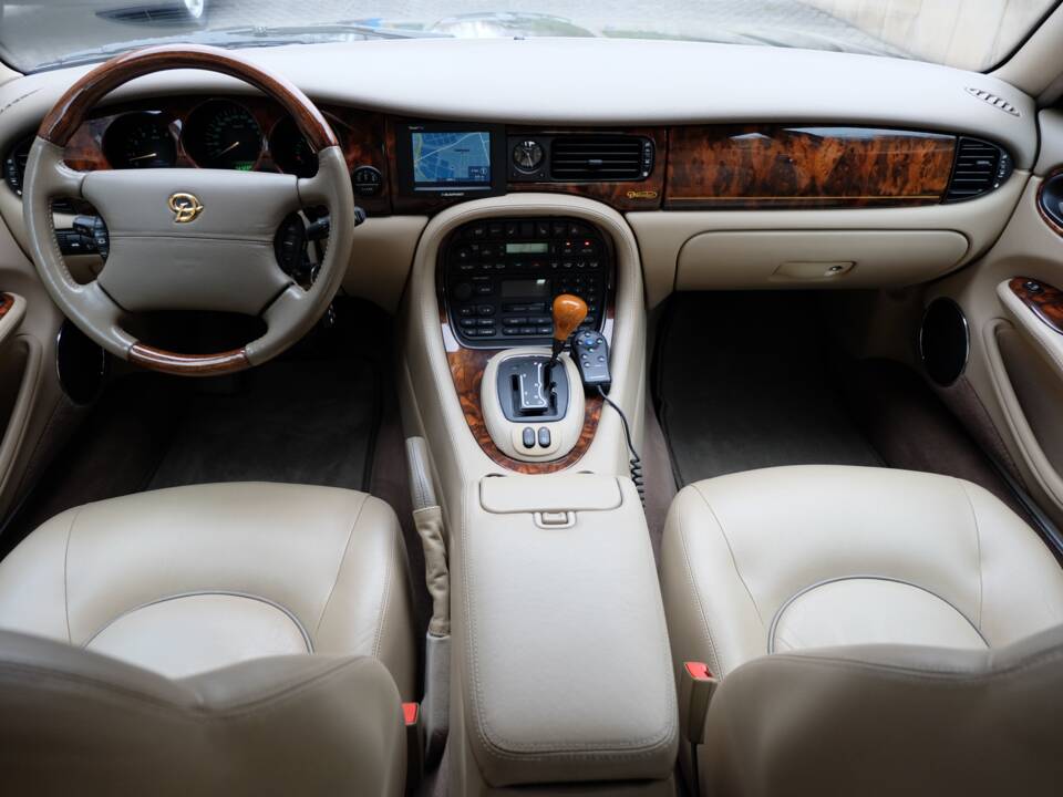 Image 30/60 de Daimler Super V8 (2000)