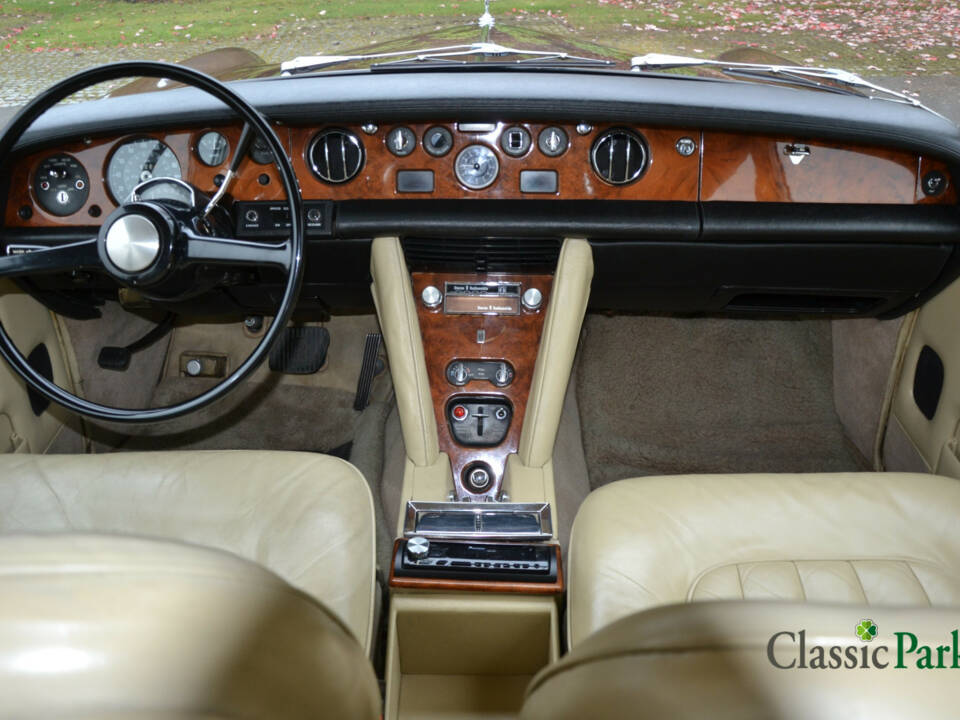 Image 12/50 of Rolls-Royce Silver Shadow I (1973)